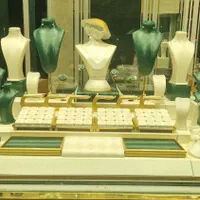 ساخت دکور طلاو جواهر/ مانکن طلاو ویترین طلا فروشی|خدمات پیشه و مهارت|تهران, انبار نفت|دیوار