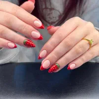 تخفیف‌کاشت ناخن با کم ترین قیمت