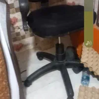 صندلی چرخ دار فقط یک و دویست