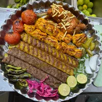 نیازمندفسفود کار و کمک اشپز