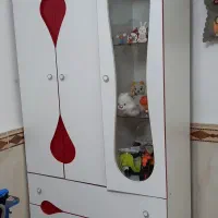 تخت و کمد