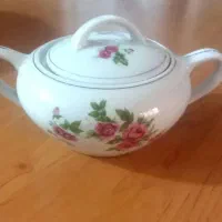 گلسرخی|ظروف پخت‌وپز|کرج, گلشهر|دیوار