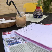 رفع اشکال و تدریس زبان انگلیسی برای دانش اموزان