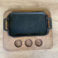 تابه چدن با زیره چوبی