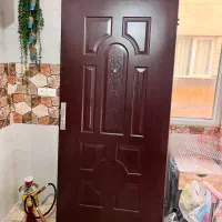 در ورودی آپارتمان چوبی کاملا سالم