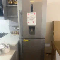 یخچال فریز در حد نو فروش فروی بجهت جابجایی
