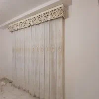 پرده به همراه کتیبه چوبی