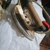 اتو قدیمی برقی