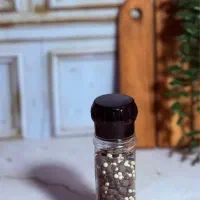 بطری ۱۰۰سی سی پت ادویه با درب گرایندر(آسیاب کن)|ظروف نگهدارنده، پلاستیکی، یک‌بارمصرف|تهران, تهرانسر شمالی|دیوار