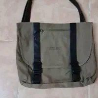 کیف و کوله پشتی خارجی|کیف، کفش، کمربند|شیراز, ریشمک|دیوار