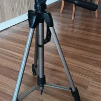 سه پایه دوربین