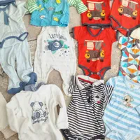 تعداد زیادی لباس نوزادی تا۳سال مارک ترک