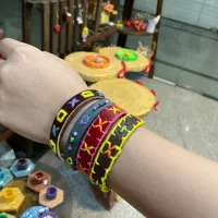 دستبندهای چرمی با طرحهای سنتی