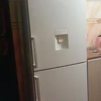 یخچال در حد نو سالم