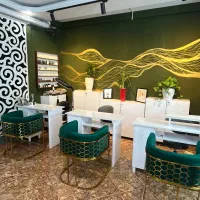 همکاری یا اجاره اتاق ومیزبه ناخنکار و مژه کارولنجک|استخدام درمانی، زیبایی، بهداشتی|تهران, اوین|دیوار