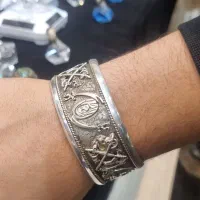 دستبند نقره (خلخال)شمایل|کلکسیون اشیاء عتیقه|قم, ارم|دیوار