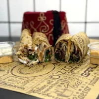 کمک آشپز و ظرفشور(لویا فست فود)