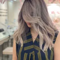 رنگ و لایت و تراپی مو در سالن معتبر و معروف آمل