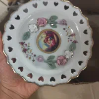 گل برجسته گلبرجسته چینی ظرف جهیزیه قدیمی|صنایع دستی و سایر لوازم تزئینی|تهران, هرندی|دیوار