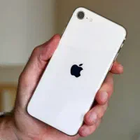 آیفون se2022