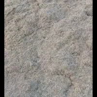 کاه شبدر وگیاه داخل باغ