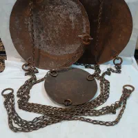یک جفت کفه ترازو و یک کفه قپان