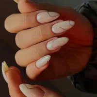 آموزش و خدمات ناخن تخصصی