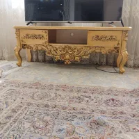 کنسول طلایی و میز تلویزیون و ساعت طلایی شیک|بوفه، ویترین، کنسول|مشهد, عبادی|دیوار