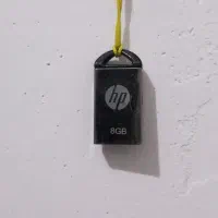 فلش ۸ گیگ HP در حد نو