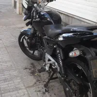 پالس ug4|موتورسیکلت|قم, قلعه یزدیها|دیوار