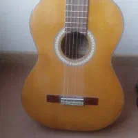 گیتار پائو چیا اصلی در حد نو با آکبند فرقی نداره