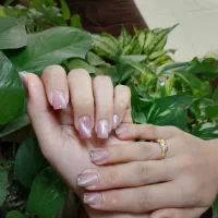 خدمات تخصصی کاشت ناخن