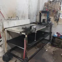 میزکار آهنی و گیره فولادی