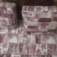 بالش و تشک کنار اتاق