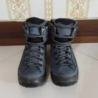 کفش کوهنوردی و ایمنی کار|کوهنوردی و کمپینگ|اصفهان, سروستان|دیوار