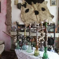 تعدادی قلیان(چوبی و فلزی)