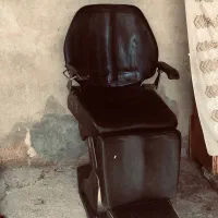 صندلی برقی آریشگری خیلی تمیز زیر قیمت بازار|آرایشگاه و سالنهای زیبایی|قره ضیاالدین, |دیوار