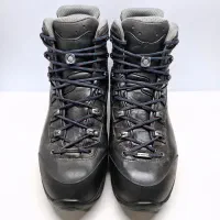 کفش کوهنوردی lowa