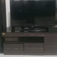 تلوزیون ۴۰ اینچ ال ای دی همراه با میز