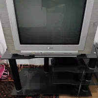 تلویزیون و میز تلویزیون