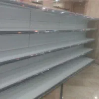 قفسه سفید. قرمز. مشکی