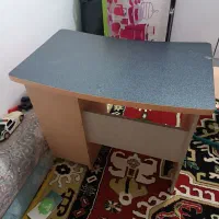 یک عدد میز بسیار تمیز و سالم|میز تحریر و کامپیوتر|هندیجان, |دیوار