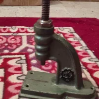 دستگاه پرس دکمه