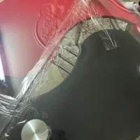 یکعدد میز شیشه ای شیشه اش شکسته