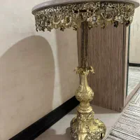 میز کنار سالنی