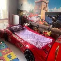 تخت و کمدها و لوستر نوجوان طرح ماشین فراری