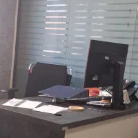 مونتاژ کار و کارگر ساده