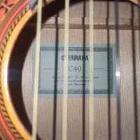 گیتار yamaha c40|گیتار، بیس، امپلیفایر|بیجار, |دیوار