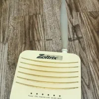 یک مودم جیبی و یک‌ وای فای باهم