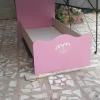 فروش یک تخت نوجوان